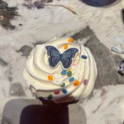 Deal Hunterz Whittier - Cupcake