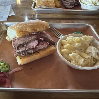 The Barbeque Pit - Tri-tip sandwich with mac & cheese - Barbeque Near Me - San Jose, California