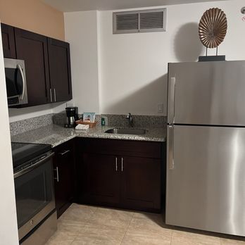 Aston at the Executive Centre Hotel - Kitchen - Resorts Near Me - Honolulu, Hawaii