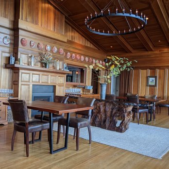 Harbor House Inn - Dining room during breakfast - Bed & Breakfast Near Me - Elk, California
