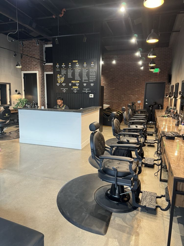 Valet Clippers Barbershop Logo