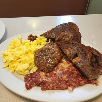 Mitchell's On Main - Breakfast 1:2 - Breakfast & Brunch Near Me - Cromwell, Connecticut