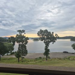Lakeview Lodge