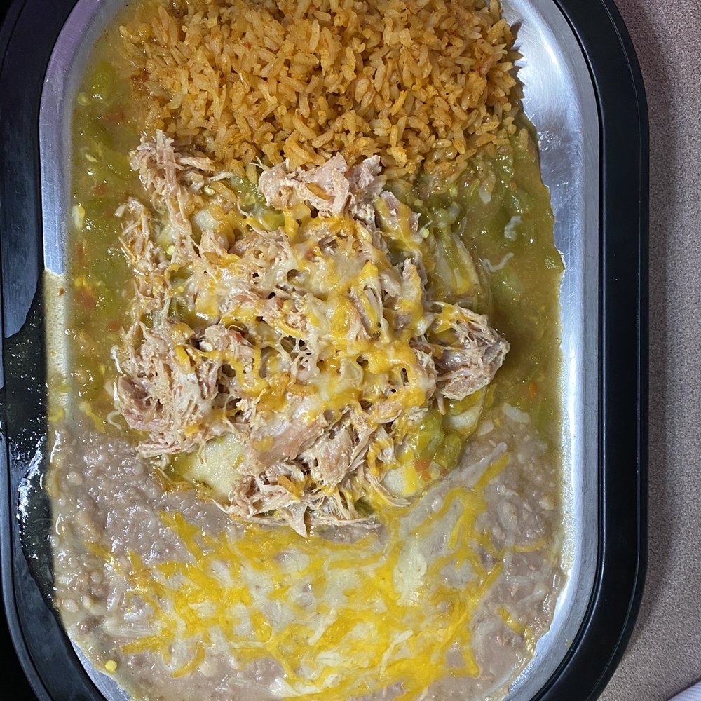Si Senor - Beware. This green chicken enchiladas dish will have you licking the plate. - Mexican Near Me - Deming, New Mexico Si Senor - Beware. This green chicken enchiladas dish will have you licking the plate. - Mexican Near Me - Deming, New Mexico
