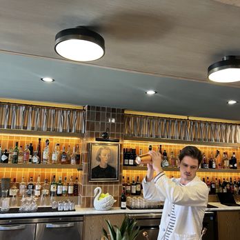 Palihotel Hollywood - bar - Hotels Near Me - Los Angeles, California Palihotel Hollywood - bar - Hotels Near Me - Los Angeles, California