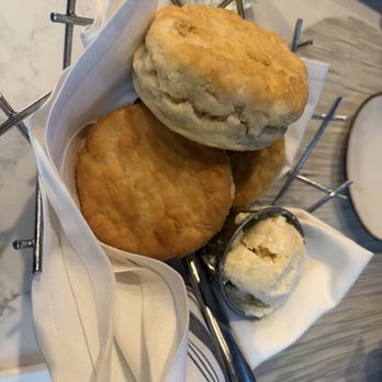 Baron Long Bar & Grill - Biscuit - Burgers Near Me - Alpine, California