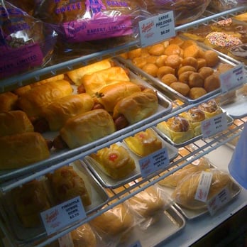 Leonard's Bakery - Bakeries Near Me - Honolulu, Hawaii
