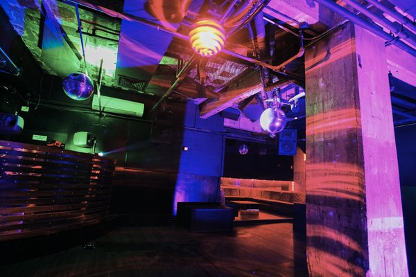 Cafe Balearica by null