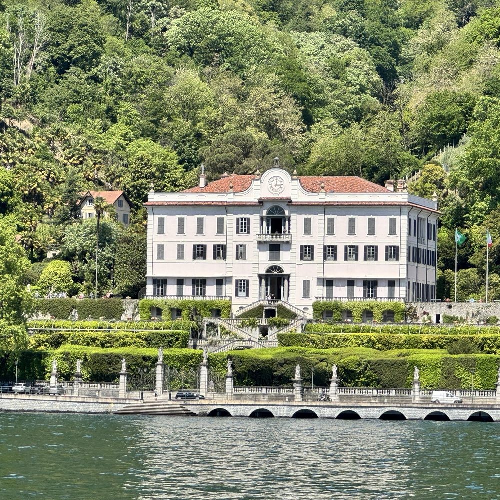 Collectif Valère Tattoo \u0026 body-piercing - Angoulême | Angoulême, image size:1000x1000