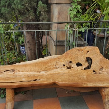 Tower Cafe - Bench to sit while you wait - Breakfast & Brunch Near Me - Sacramento, California