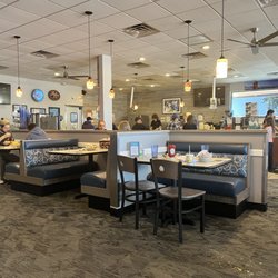 Skyline Chili - Clean and spacious
