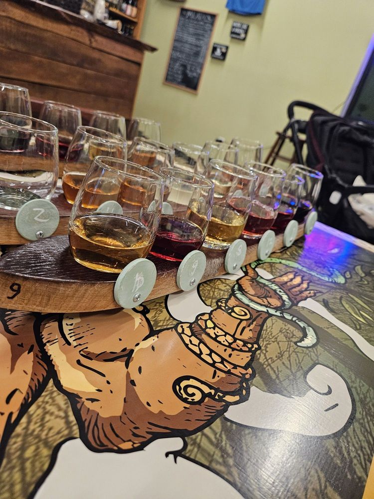 Brimming Horn Meadery Logo