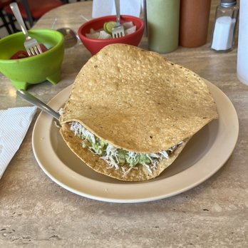 Taqueria Siberia - Tostada mixta de pechuga. - Mexican Near Me - Brownsville, Texas Taqueria Siberia - Tostada mixta de pechuga. - Mexican Near Me - Brownsville, Texas