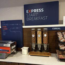 Holiday Inn Express & Suites Canyon - Check out that cool Pancake maker!