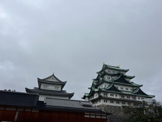 Honmaru Palace by null