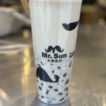 Mr. Sun Tea - Fresh taro milk tea with rainbow tapioca - Bubble Tea Near Me - Markham, Ontario
