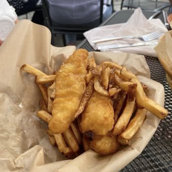 Splash At the Boathouse - Fish and chips - American Near Me - Burlington, Vermont Splash At the Boathouse - Fish and chips - American Near Me - Burlington, Vermont