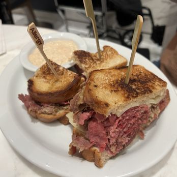 Junior's - Pastrami sandwich - Breakfast & Brunch Near Me - Las Vegas, Nevada Junior's - Pastrami sandwich - Breakfast & Brunch Near Me - Las Vegas, Nevada