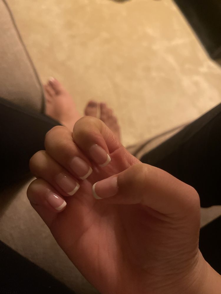 Judy's Rainbow Nails Logo