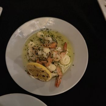 Graydon's Restaurant - Shrimp appetizer - French Near Me - Gananoque, Ontario