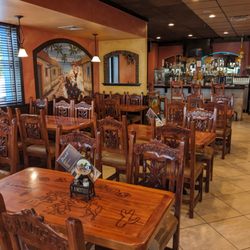 3 Amigos Hickory - Dining room