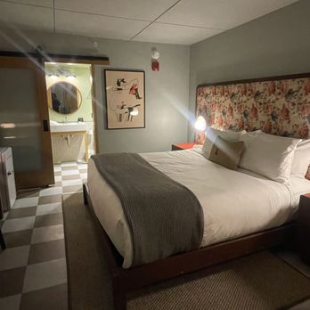ARRIVE Albuquerque - Hotels Near Me - Albuquerque, New Mexico