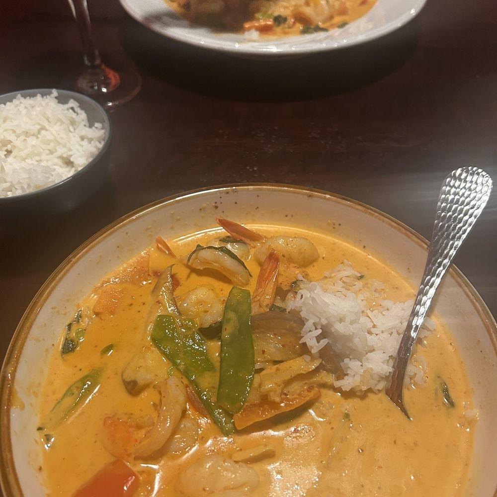 Pho Thai Nam Restaurant - Red Curry Sauce w/ Seafood - Thai Near Me - East Norriton, Pennsylvania