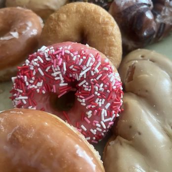 Ontario Donuts - Glazed Donut,Chocolate Bar Donut,Bear Claw Donut,Chocolate Cakes sprinkles,Maple Bar Donut - Donuts Near Me - Ontario, California