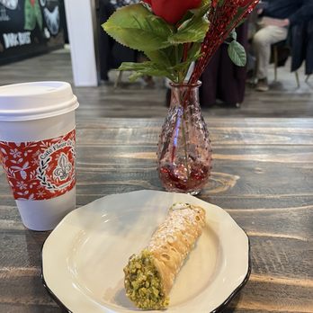 Cafe Fleur De Lis - Pistachio Cannoli - Juice Bars & Smoothies Near Me - St. Louis, Missouri