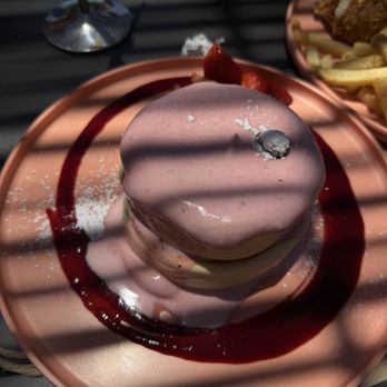 Burnt Crumbs - Strawberry Cream Soufflé Pancakes - New American Near Me - Irvine, California