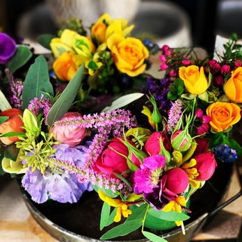 Ace's Flowers - Pick me up mini vases - Florists Near Me - Aptos, California