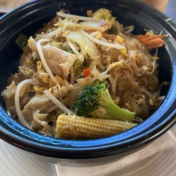 Lur Ros Thai Kitchen - Pad Woonsen (medium spice) - Thai Near Me - Vista, California Lur Ros Thai Kitchen - Pad Woonsen (medium spice) - Thai Near Me - Vista, California