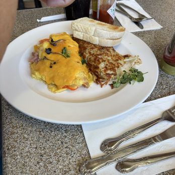 Heidi's - Denver Omelet - American Near Me - Carson City, Nevada