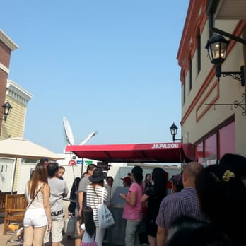 McArthurGlen Designer Outlet - Japa Dog - Outlet Stores Near Me - Richmond, British Columbia