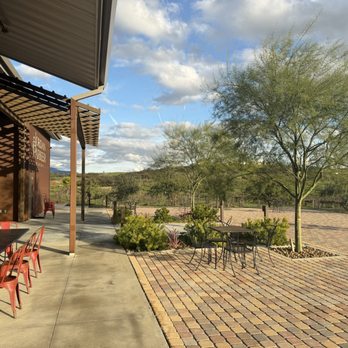 Jordan Parker - Outside seating - Wineries Near Me - Temecula, California