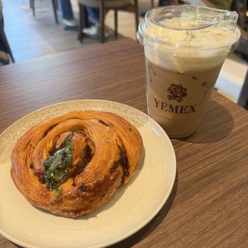 Yemex - Maple beef chorizo, salted dulce de leche - Coffee & Tea Near Me - Houston, Texas