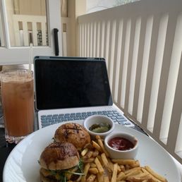 Room service: Sliders and fries from the bar snack menu Drink is the red hot rendezvous 10/10 Room service: Sliders and fries from the bar snack menu Drink is the red hot rendezvous 10/10