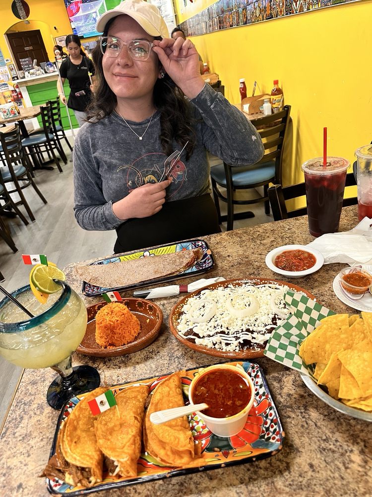 La Michoacana Taqueria And Mexican Snacks