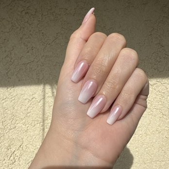 Maison Nail Spa - Ombré gel x with chrome - Nail Salons Near Me - Calabasas, California Maison Nail Spa - Ombré gel x with chrome - Nail Salons Near Me - Calabasas, California