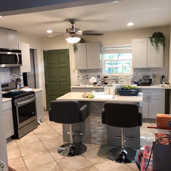 Quality installation - Remodel kitchen quartz on the countertops. - Flooring Near Me Quality installation - Remodel kitchen quartz on the countertops. - Flooring Near Me