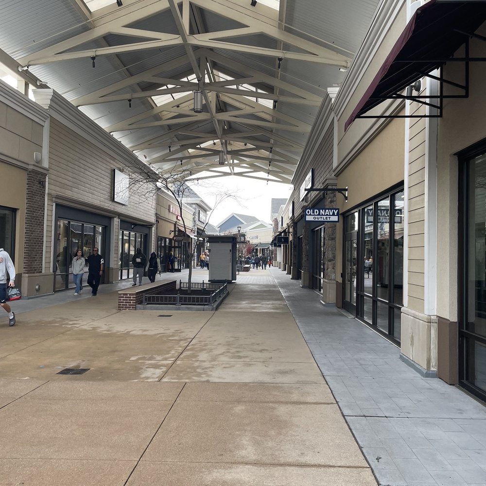Norfolk Premium Outlets - Outlet Stores Near Me - Norfolk, Virginia Norfolk Premium Outlets - Outlet Stores Near Me - Norfolk, Virginia