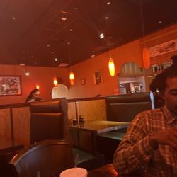 Peony Asian Bistro - Ambiance