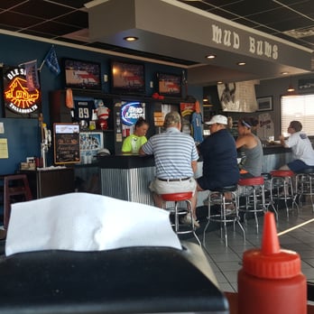 Mud Bums - Interior - Sports Bars Near Me - McMinnville, Tennessee