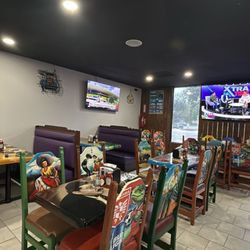 Iguanas Sport Bar & Grill