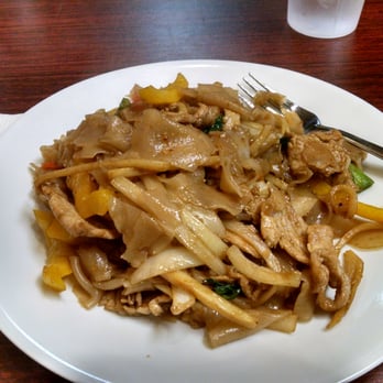 Malai Thai Restaurant - Drunken noodles with pork, lunch special - Thai Near Me - Long Beach, Washington Malai Thai Restaurant - Drunken noodles with pork, lunch special - Thai Near Me - Long Beach, Washington