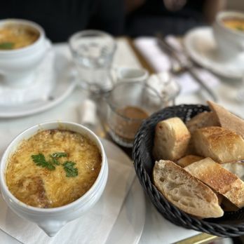 Le Comptoir de la Gastronomie - French onion soup + bread - French Near Me - Paris, 75 Le Comptoir de la Gastronomie - French onion soup + bread - French Near Me - Paris, 75