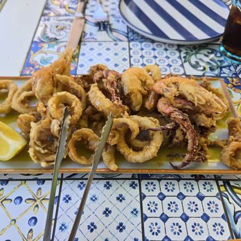 Sciue Sciue - Fried seafood melody, awesome and lightly battered. - Anacapri, NA Sciue Sciue - Fried seafood melody, awesome and lightly battered. - Anacapri, NA