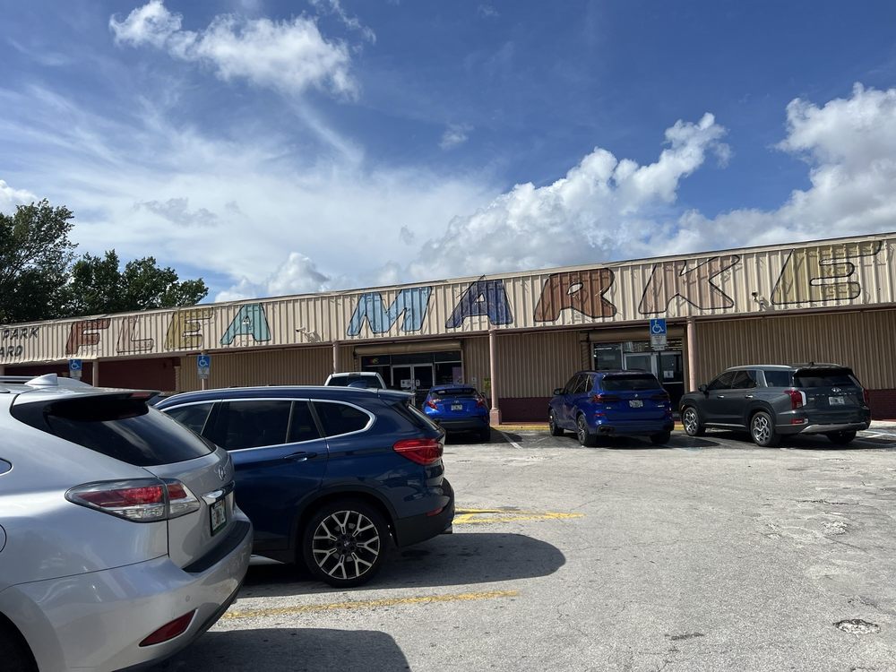 Oakland Park Flea Market Mall Image