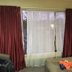 Kiwi International Airport Hotel - Not worth $100/night