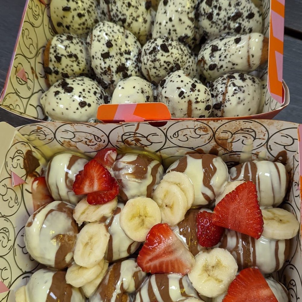Cookies & Cream (Mount Everest) + Explosion with Strawberries